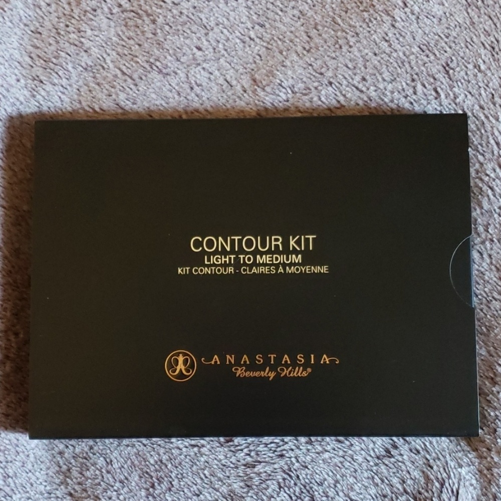 Anastasia Beverly Hills Light to Medium Contour